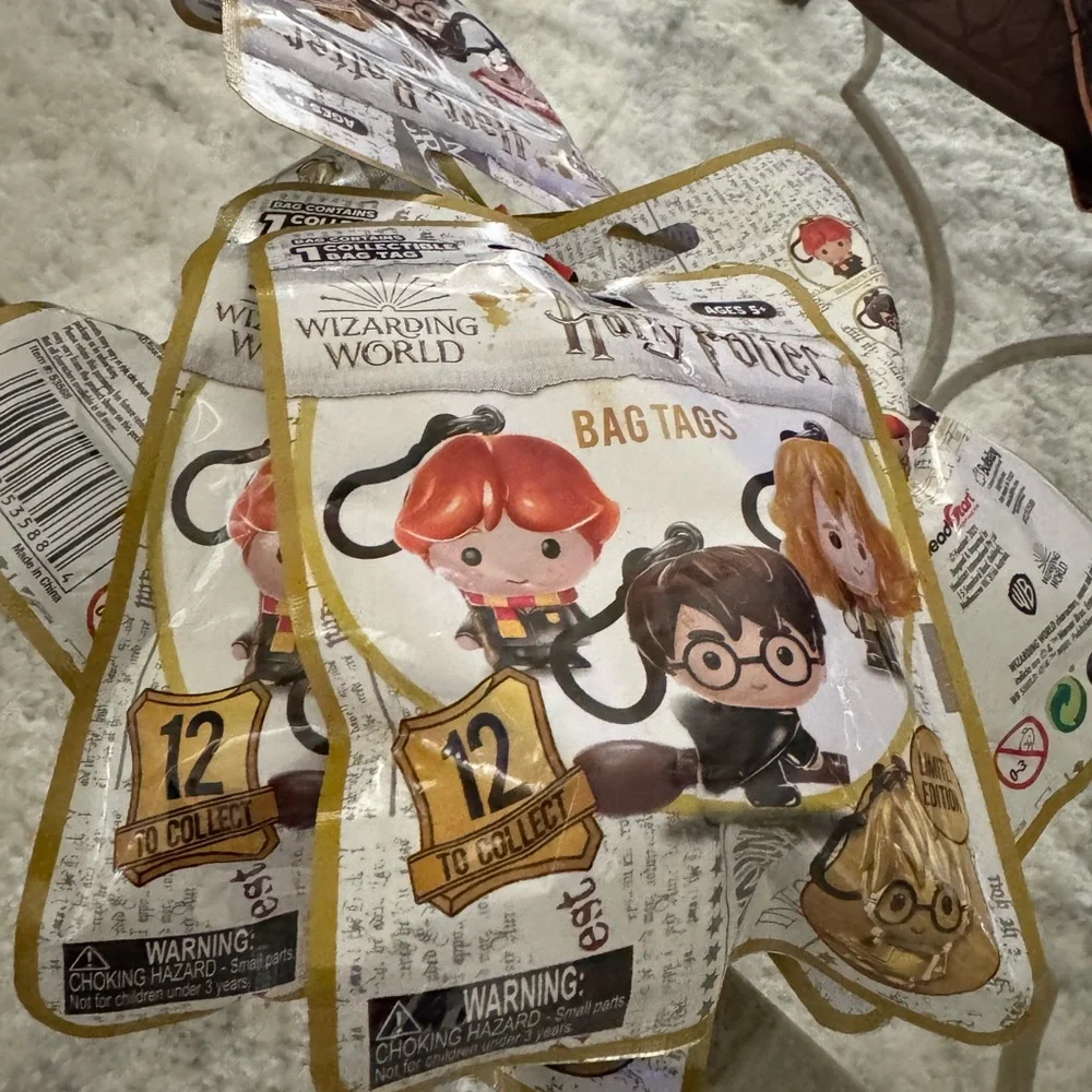 Wizarding World Harry Potter Gold-Trim Bag Tags - Blind Collectible Lot of 7